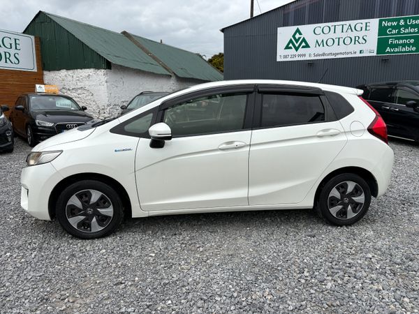Honda Fit Hatchback, Petrol Hybrid, 2017, White
