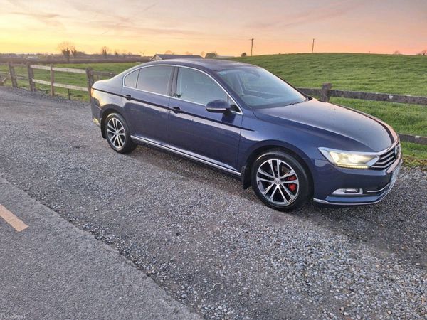 Volkswagen Passat Saloon, Diesel, 2019, Blue