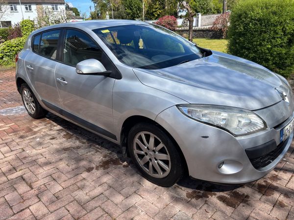 Renault Megane Hatchback, Diesel, 2012, Silver