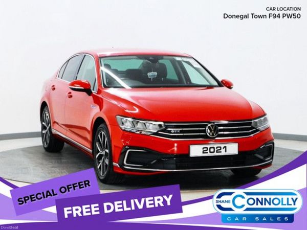 Volkswagen Passat Saloon, Petrol Hybrid, 2021, Red