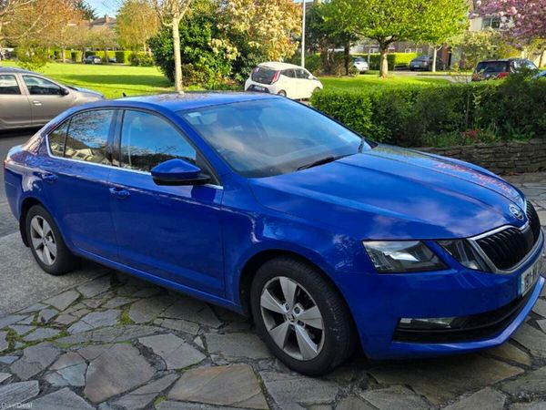 Skoda Octavia Hatchback, Petrol, 2019, Blue