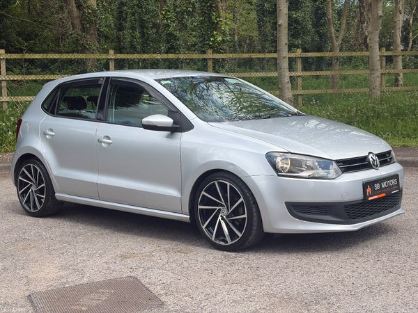 Volkswagen Polo Hatchback, Petrol, 2013, Silver