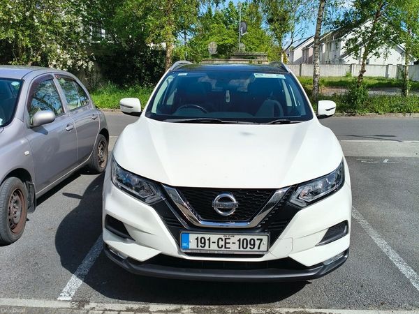 Nissan Qashqai MPV, Petrol, 2019, White