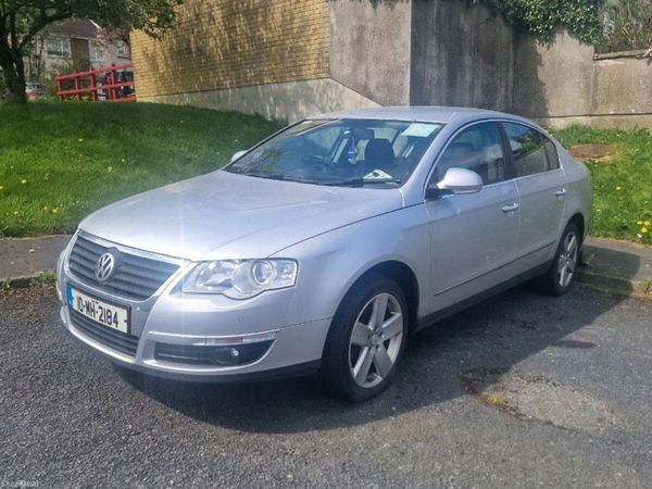Volkswagen Passat Saloon, Diesel, 2010, Silver