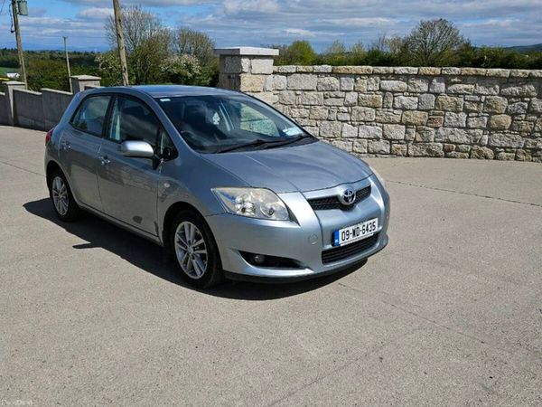 Toyota Auris Hatchback, Petrol, 2009, Silver