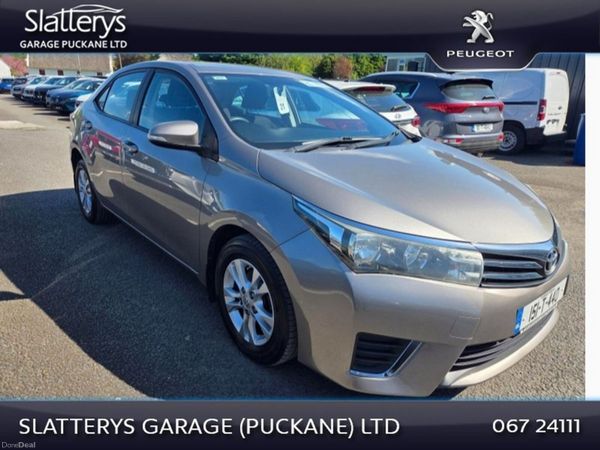 Toyota Corolla Saloon, Diesel, 2015, Gold