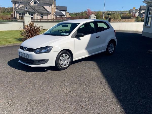Volkswagen Polo Hatchback, Petrol, 2012, White