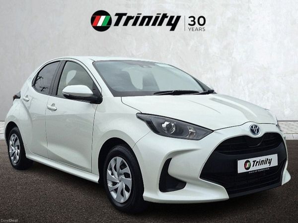 Toyota Yaris Hatchback, Petrol Hybrid, 2021, White