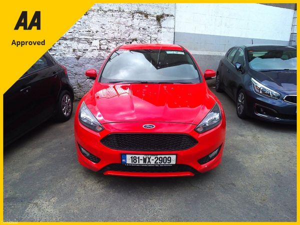 Ford Focus Hatchback, Petrol, 2018, Red