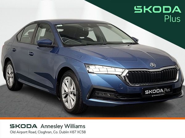 Skoda Octavia Saloon, Petrol, 2021, Blue