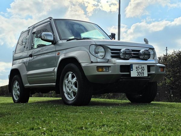 Mitsubishi Pajero SUV, Petrol, 1997, Silver