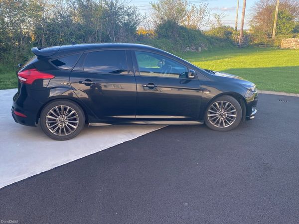 Ford Focus Hatchback, Diesel, 2017, Black