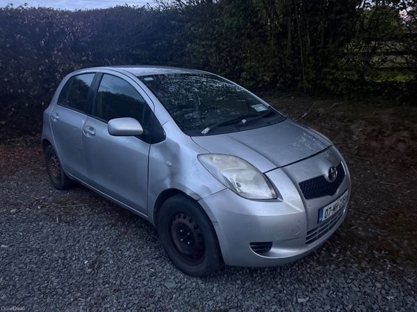 Toyota Yaris Hatchback, Petrol, 2007, Silver