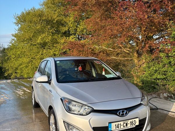 Hyundai i20 Hatchback, Diesel, 2014, Silver