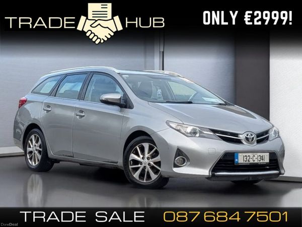 Toyota Auris Estate/Jeep, Diesel, 2013, Grey