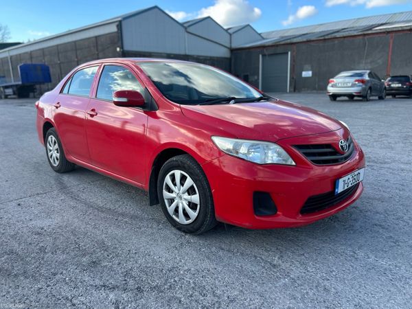 Toyota Corolla Saloon, Diesel, 2011, Red