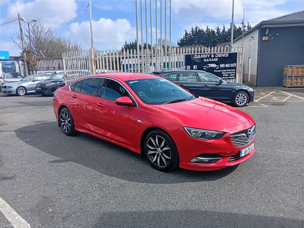 Opel Insignia Hatchback, Diesel, 2018, Red