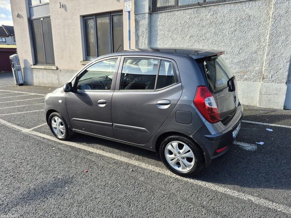 Hyundai i10 Hatchback, Petrol, 2011, Grey