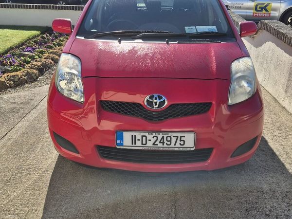 Toyota Yaris Hatchback, Petrol, 2011, Red