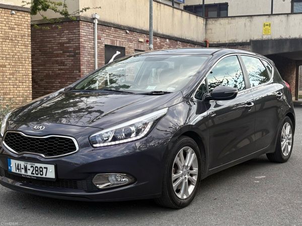 Kia Ceed Hatchback, Petrol, 2014, Silver
