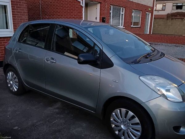 Toyota Yaris Hatchback, Petrol, 2007, Silver