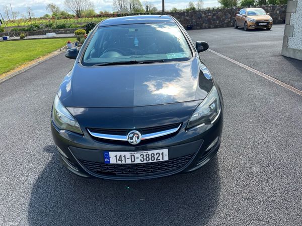 Vauxhall Astra Hatchback, Diesel, 2014, Black