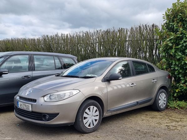 Renault Fluence Saloon, Diesel, 2011, Gold