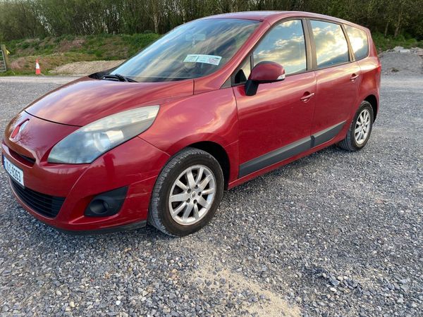 Renault Grand Scenic MPV, Diesel, 2010, Red