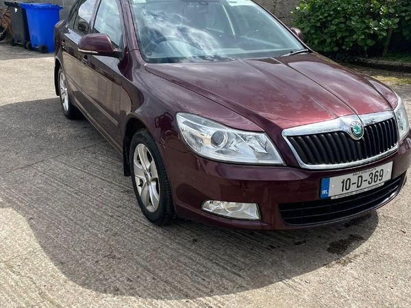 Skoda Octavia Hatchback, Diesel, 2010, Red