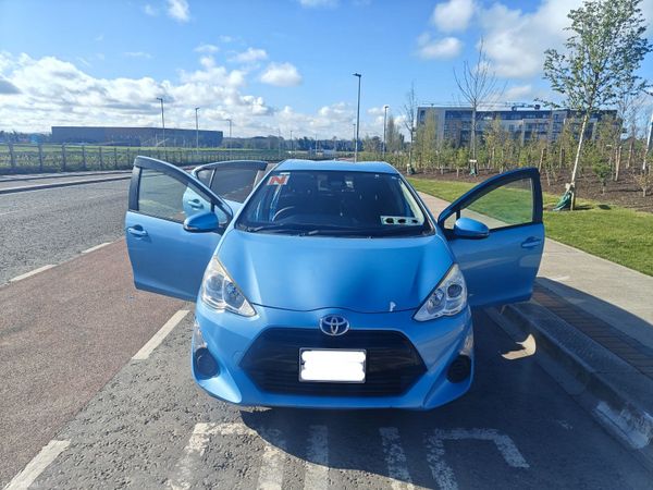 Toyota Aqua Hatchback, Petrol Hybrid, 2016, Blue