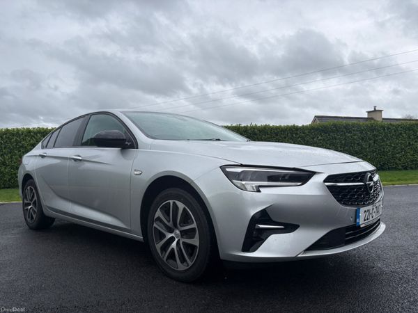 Opel Insignia Hatchback, Diesel, 2022, Grey