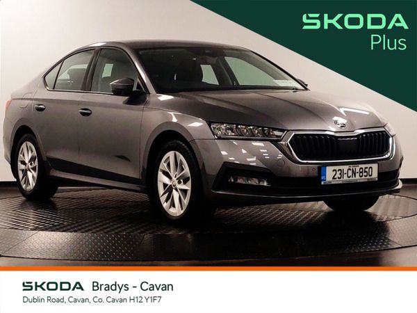 Skoda Octavia Saloon, Diesel, 2023, Grey