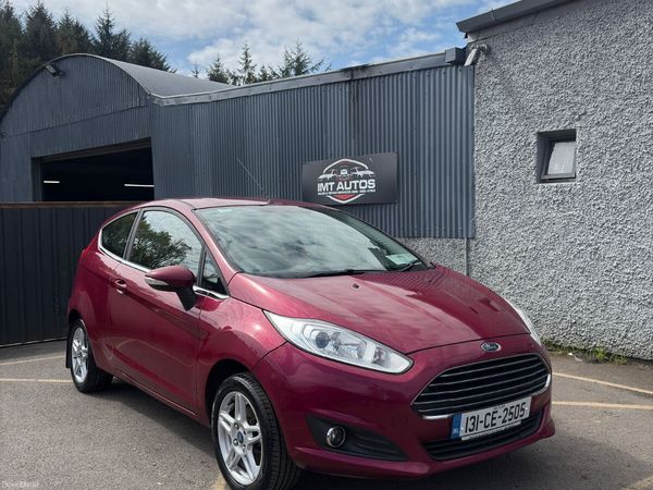 Ford Fiesta Hatchback, Petrol, 2013, Red