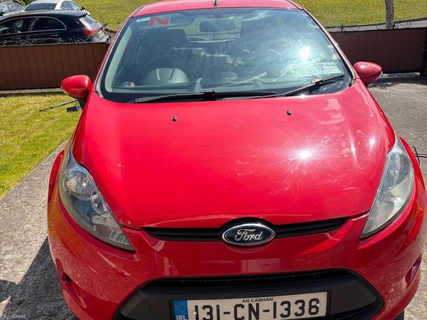 Ford Fiesta Hatchback, Diesel, 2013, Red