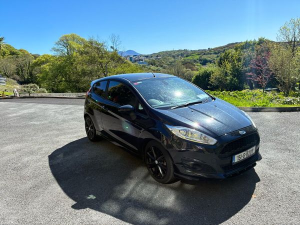 Ford Fiesta Hatchback, Petrol, 2015, Black
