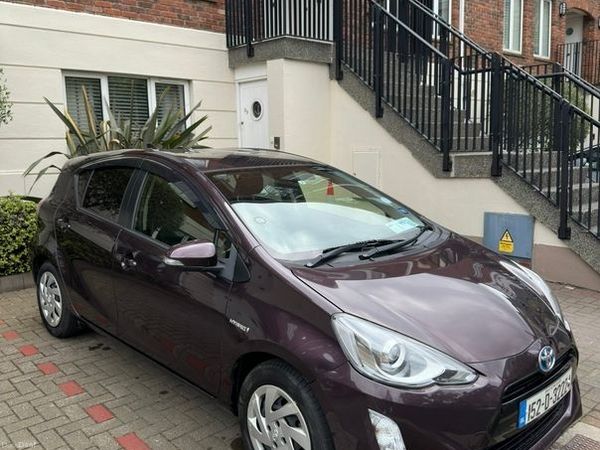Toyota Aqua Hatchback, Petrol Hybrid, 2015, Purple