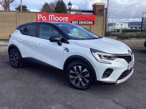Renault Captur SUV, Petrol, 2022, White