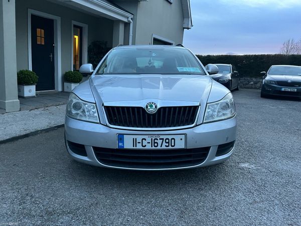 Skoda Octavia Estate, Diesel, 2011, Silver
