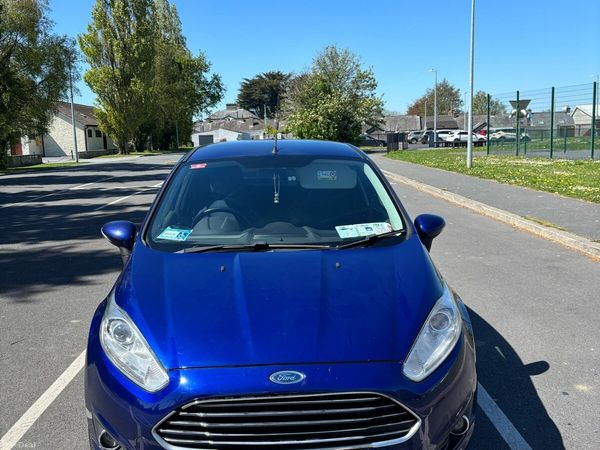 Ford Fiesta Hatchback, Petrol, 2017, Blue