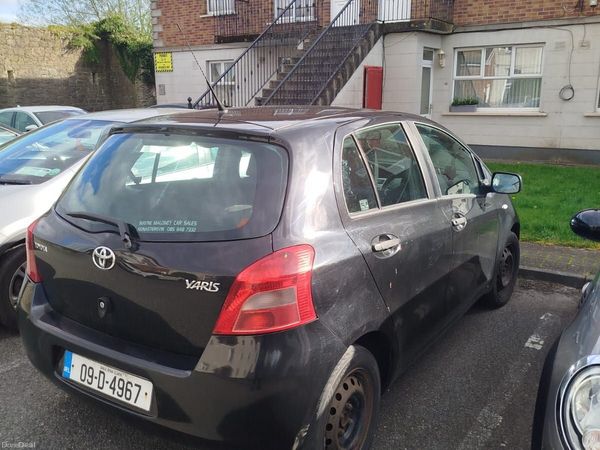 Toyota Yaris Hatchback, Petrol, 2009, Black