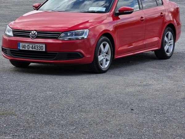 Volkswagen Jetta Saloon, Diesel, 2014, Red
