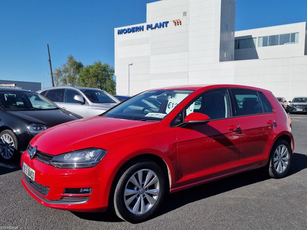 Volkswagen Golf Hatchback, Petrol, 2016, Red