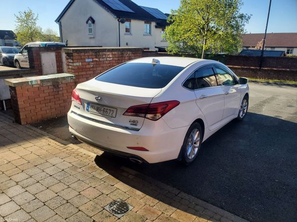 Hyundai i40 Saloon, Diesel, 2016, White