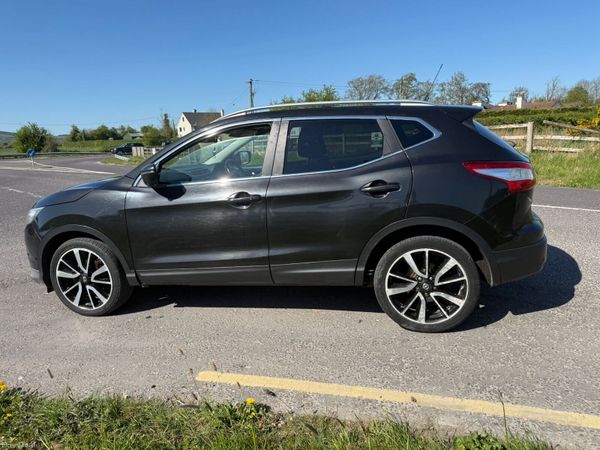 Nissan Qashqai Hatchback, Diesel, 2015, Black