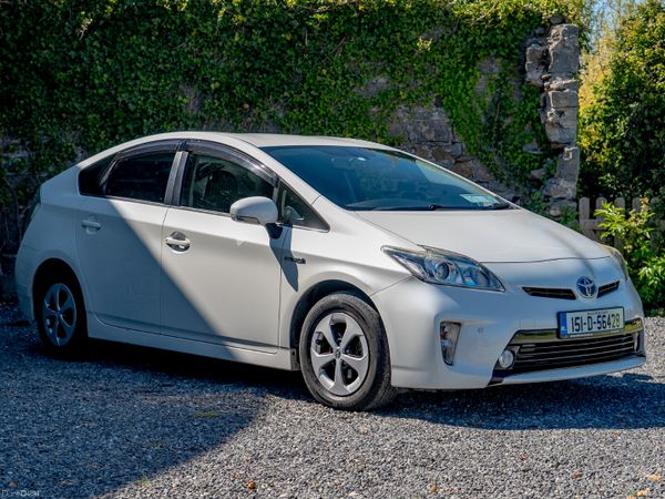 Toyota Prius Hatchback, Petrol Hybrid, 2015, White
