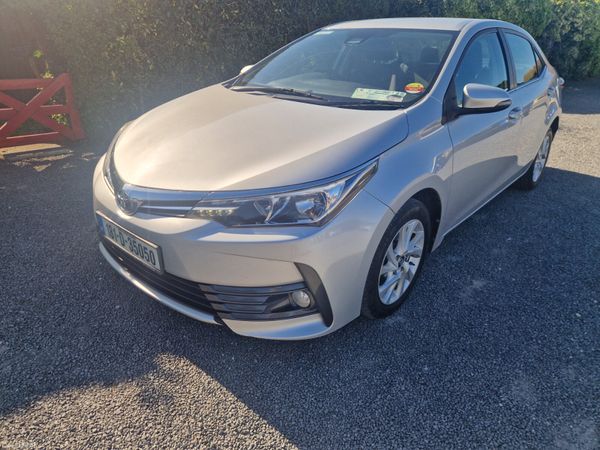Toyota Corolla Saloon, Diesel, 2018, Grey