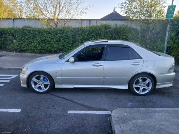 Lexus IS Saloon, Petrol, 2002, Silver