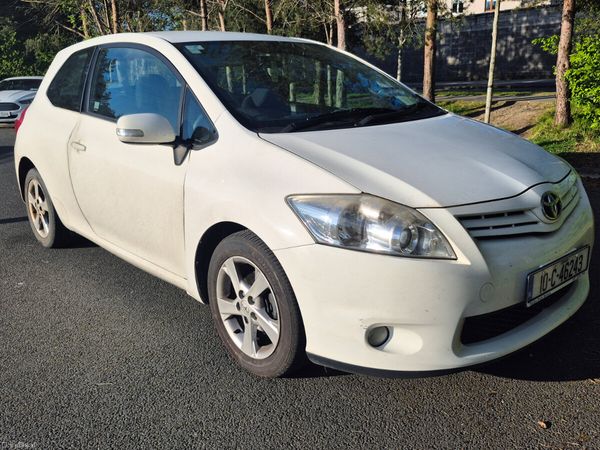 Toyota Auris Hatchback, Petrol, 2010, White