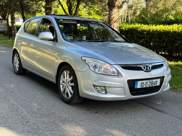 Hyundai i30 Hatchback, Diesel, 2010, Silver