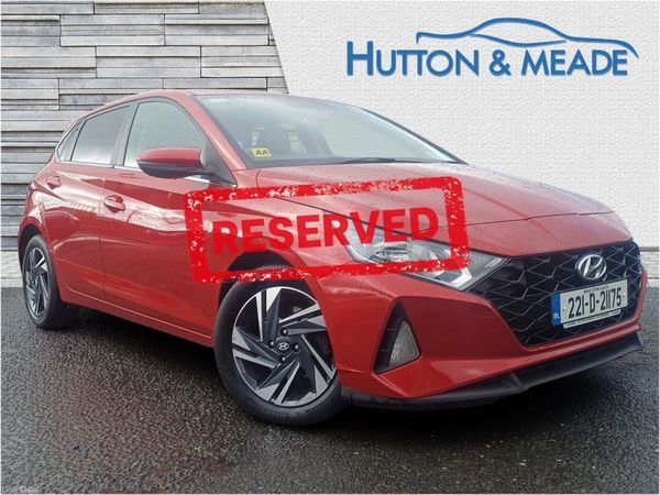 Hyundai i20 Hatchback, Petrol, 2022, Red